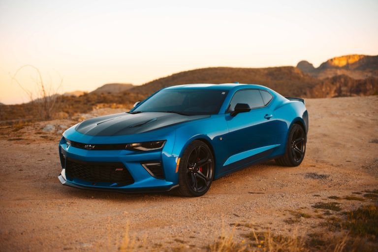 Coche deportivo rojo - reclamación cártel del coche