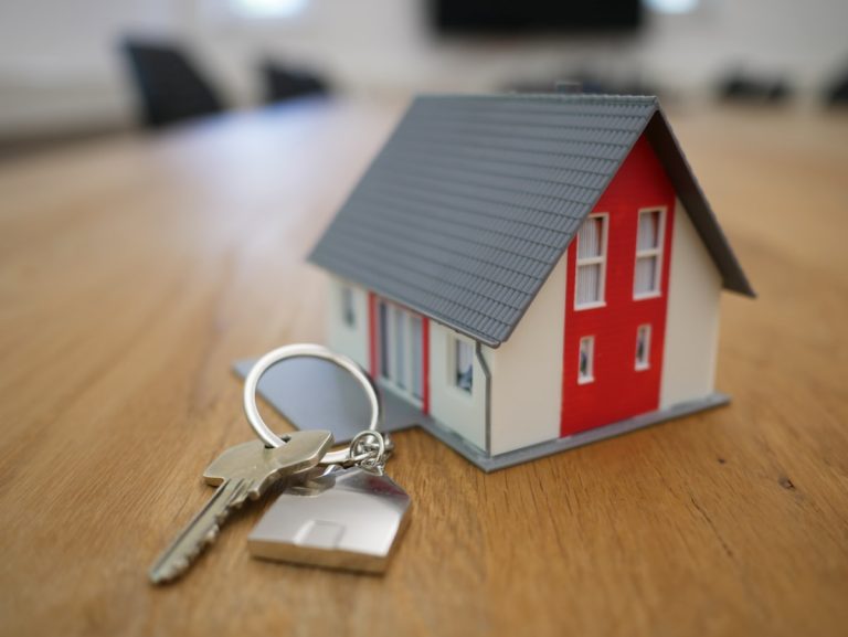 Llave sobre contrato de hipoteca - gastos hipotecarios