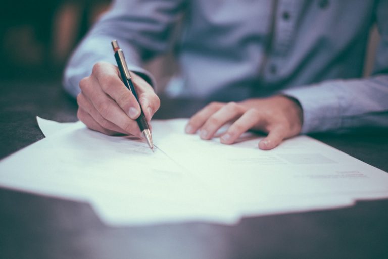Firma de contrato de seguro - reclamar siniestro denegado